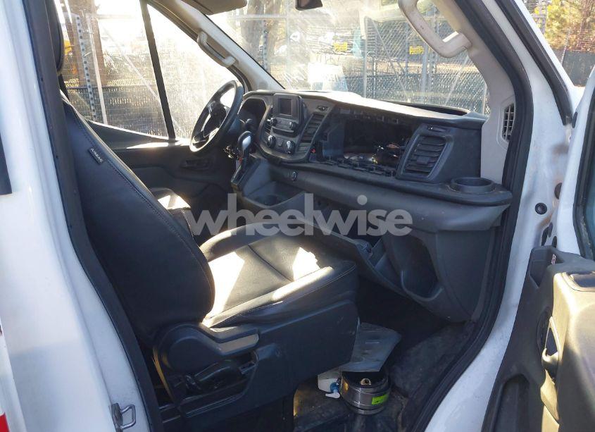 Photo 5 of 2020 Ford Transit-250 N/A (VIN 1FTBR1C89LKB20314)