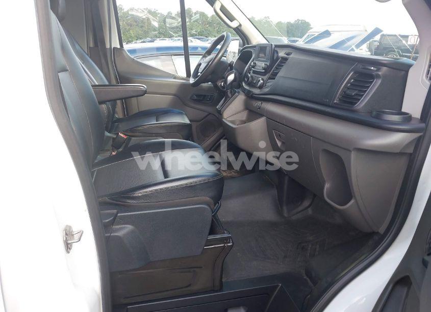 Photo 5 of 2020 Ford Transit-250 N/A (VIN 1FTBR1C8XLKB52205)