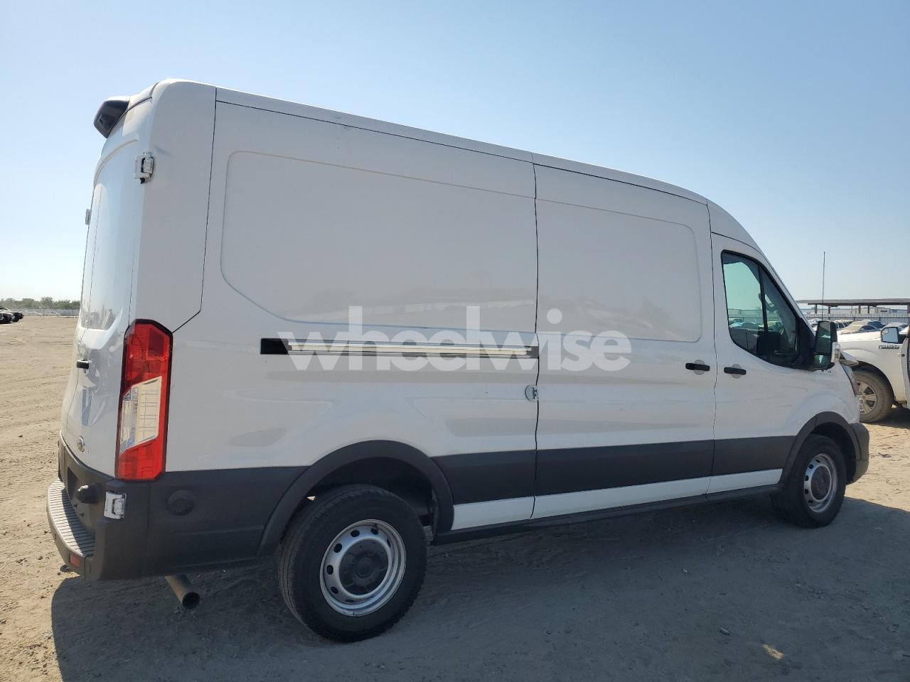 Photo 3 of 2024 FORD TRANSIT T-250 (VIN 1FTBR1C8XRKA64117)