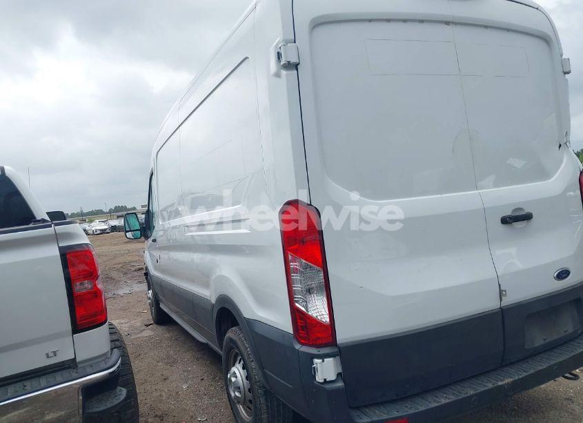 Photo 3 of 2022 Ford Transit-250 N/A (VIN 1FTBR1CG2NKA12529)