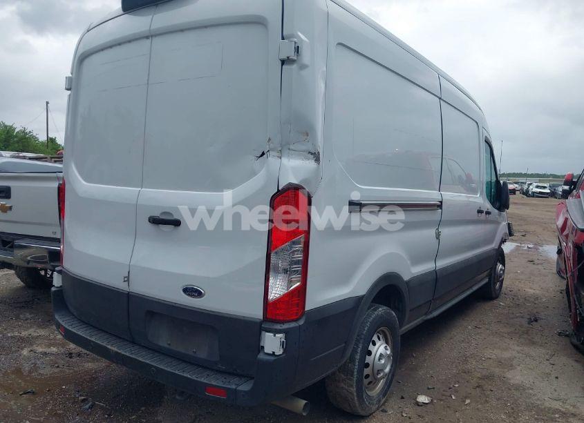 Photo 4 of 2022 Ford Transit-250 N/A (VIN 1FTBR1CG2NKA12529)