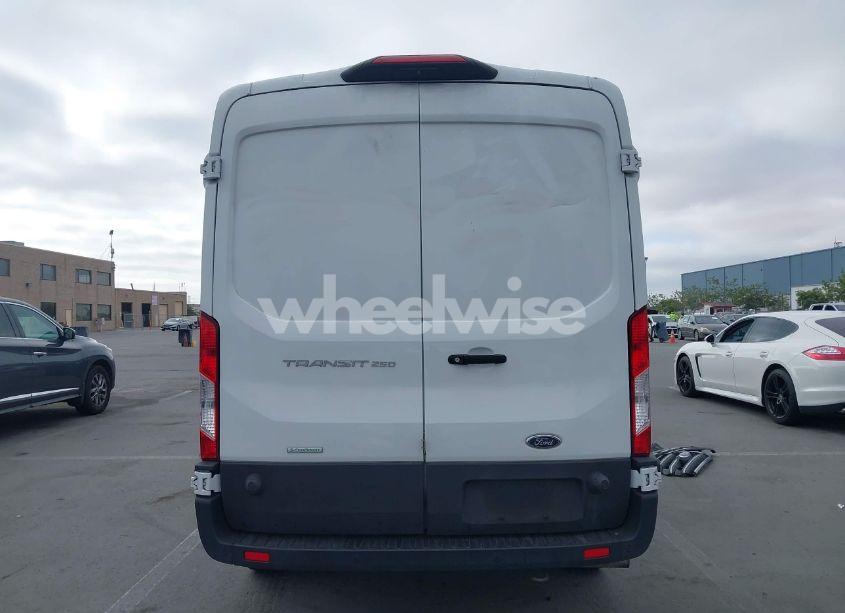 Photo 17 of 2020 Ford Transit-250 N/A (VIN 1FTBR1CG5LKB66925)