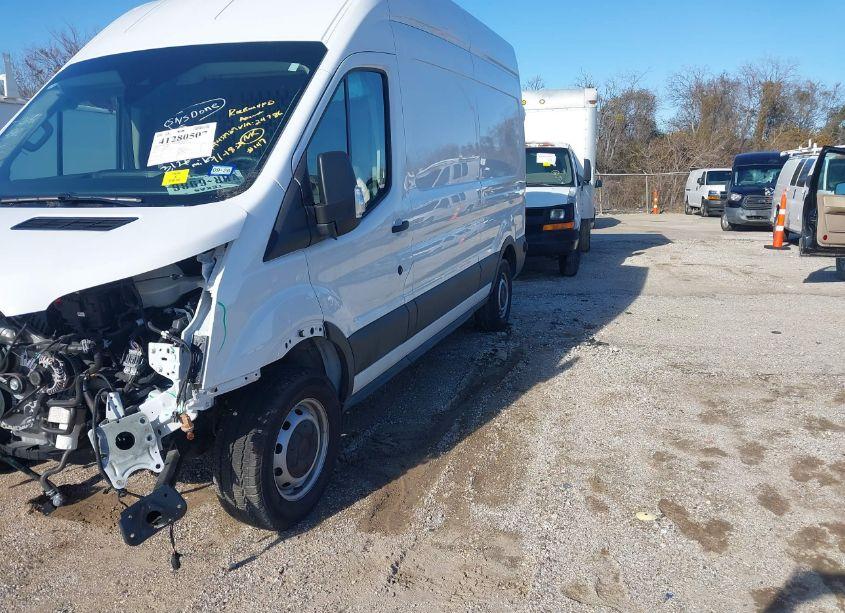 Photo 2 of 2024 Ford Transit-250 N/A (VIN 1FTBR1X84RKA24786)