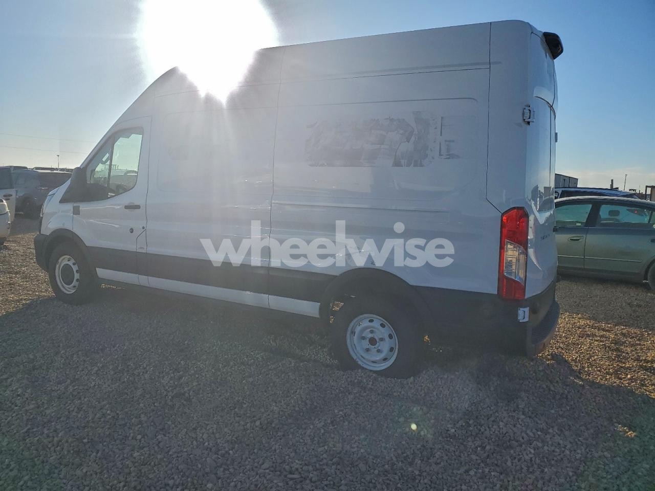 Photo 2 of 2022 FORD TRANSIT T-250 (VIN 1FTBR1X86NKA23536)