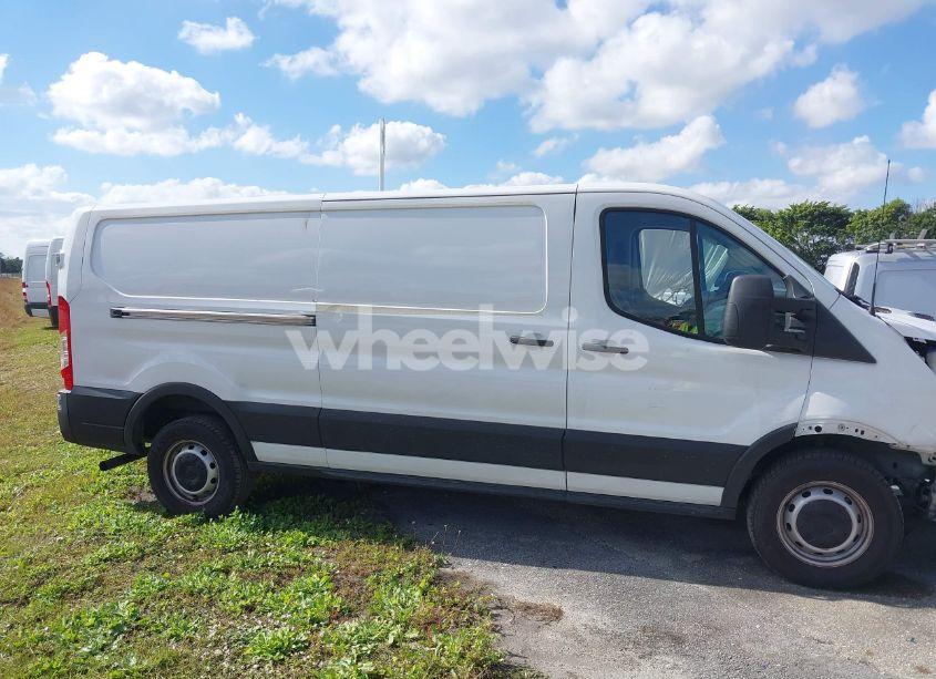 Photo 13 of 2022 Ford Transit-250 N/A (VIN 1FTBR1Y80NKA08397)
