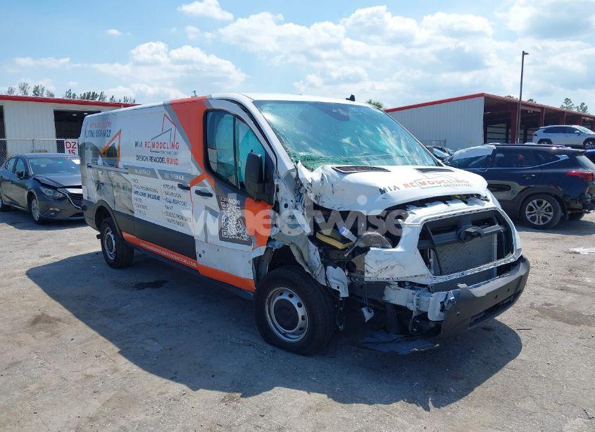 2024 Ford Transit T-250 (VIN 1FTBR1Y80RKB59990) main photo