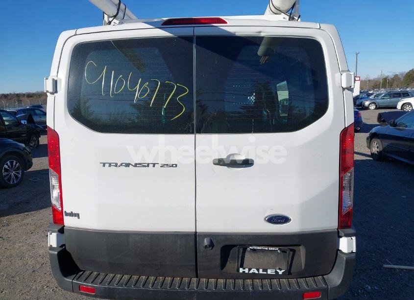 Photo 16 of 2022 Ford Transit-250 CARGO VAN (VIN 1FTBR1Y82NKA38923)