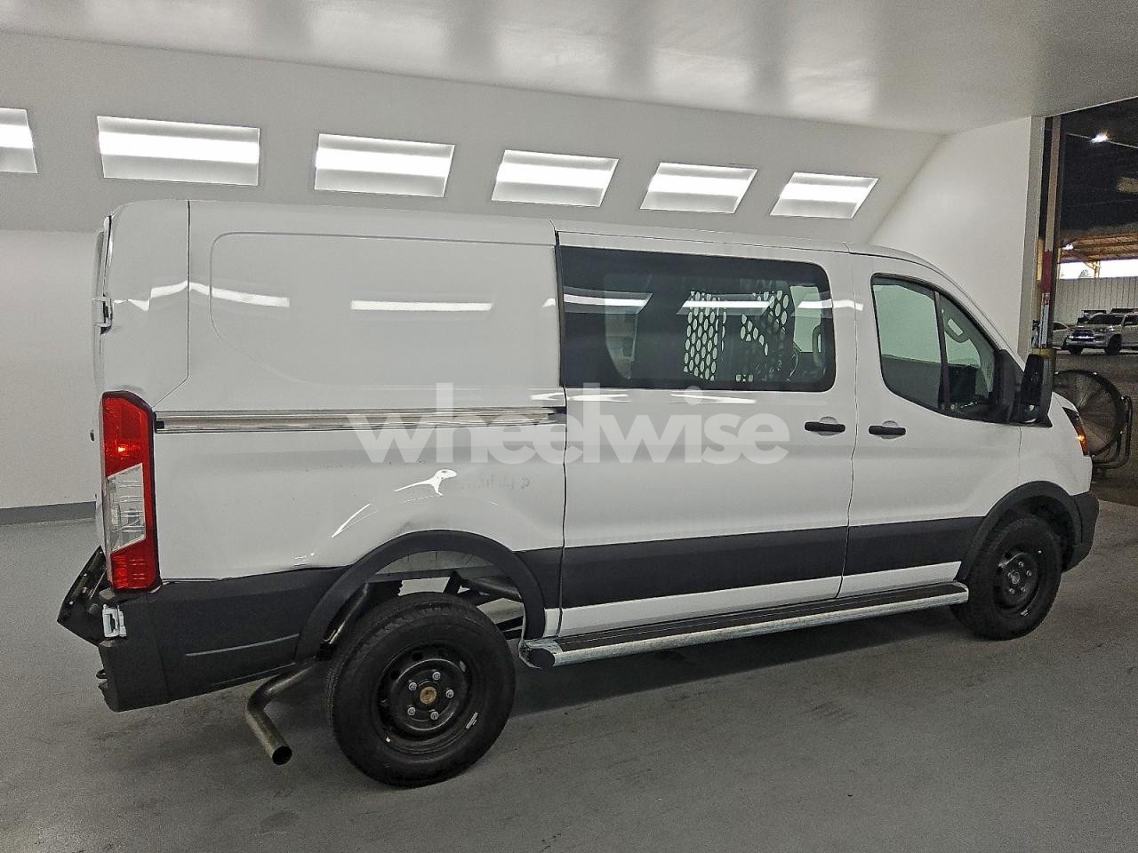 Photo 3 of 2025 FORD TRANSIT T-250 (VIN 1FTBR1Y84SKB04285)