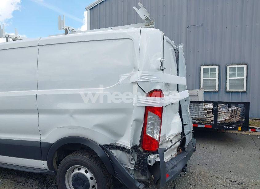 Photo 17 of 2020 Ford Transit-250 N/A (VIN 1FTBR1Y86LKA35522)
