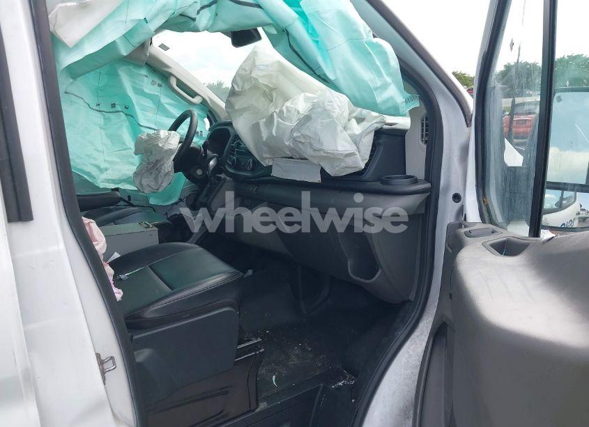 Photo 5 of 2020 Ford Transit-250 N/A (VIN 1FTBR1Y86LKB30999)