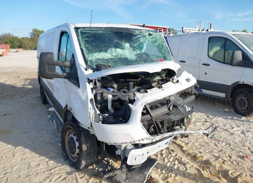 Photo 2 of 2022 Ford Transit-250 N/A (VIN 1FTBR1Y87NKA08395)