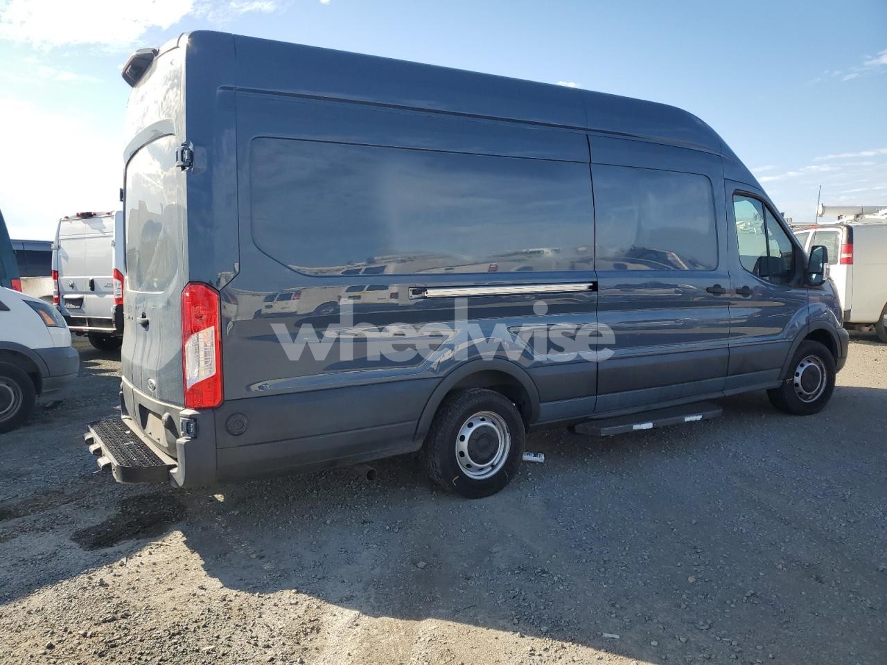 Photo 3 of 2020 FORD TRANSIT T-250 (VIN 1FTBR3X80LKA18762)