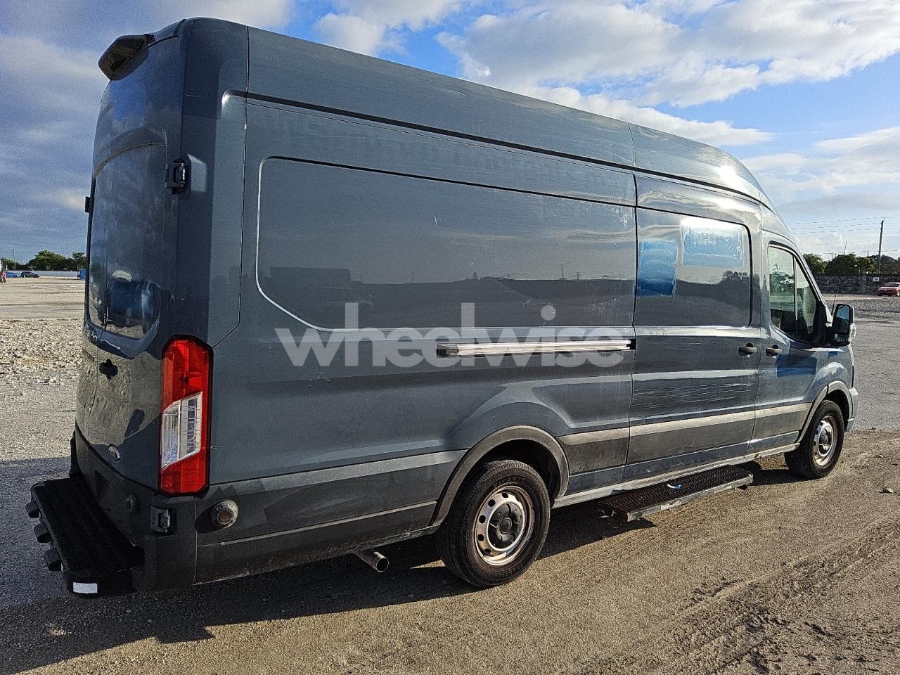 Photo 3 of 2020 FORD TRANSIT T-250 (VIN 1FTBR3X80LKB04105)