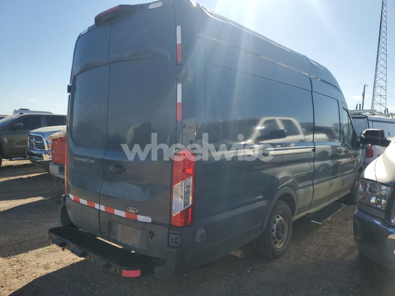 Photo 3 of 2020 FORD TRANSIT T-250 (VIN 1FTBR3X81LKA18656)