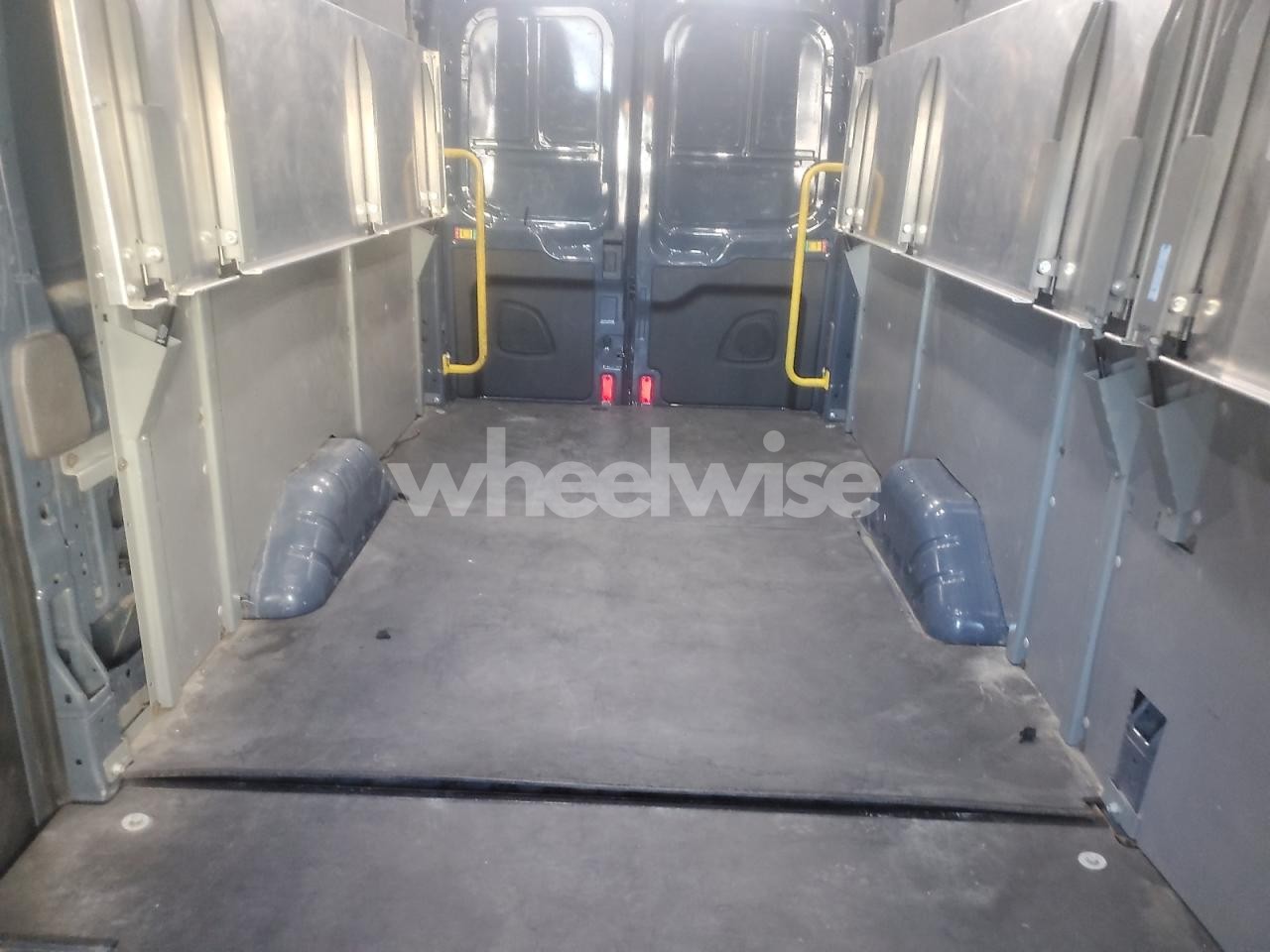 Photo 11 of 2020 FORD TRANSIT T-250 (VIN 1FTBR3X81LKB27621)