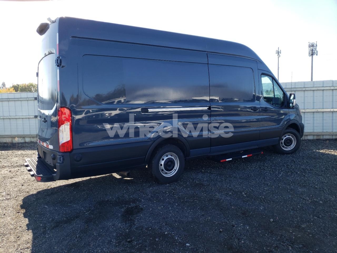 Photo 3 of 2020 FORD TRANSIT T-250 (VIN 1FTBR3X81LKB27621)