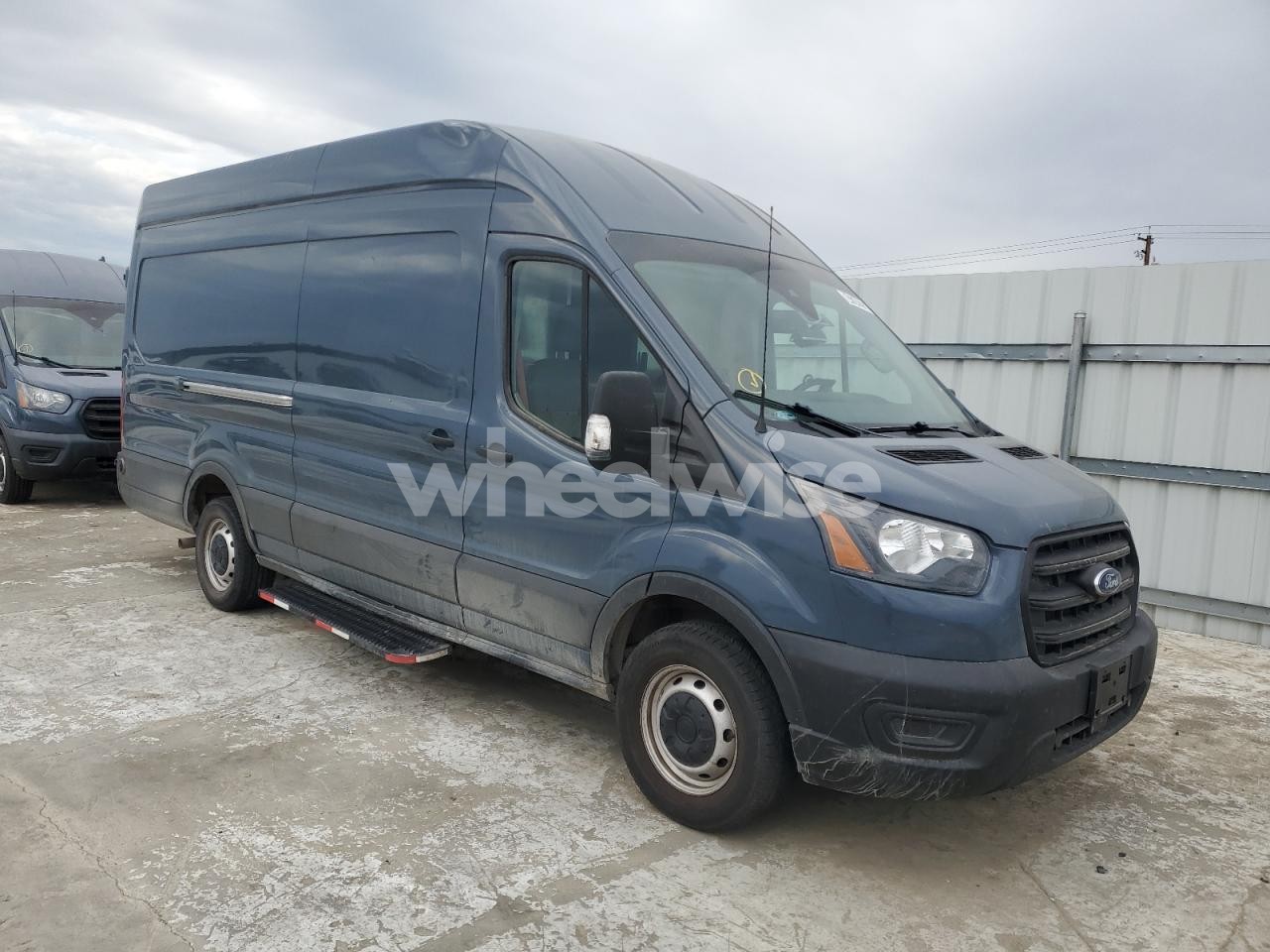 Photo 4 of 2020 FORD TRANSIT T-250 (VIN 1FTBR3X83LKB27944)