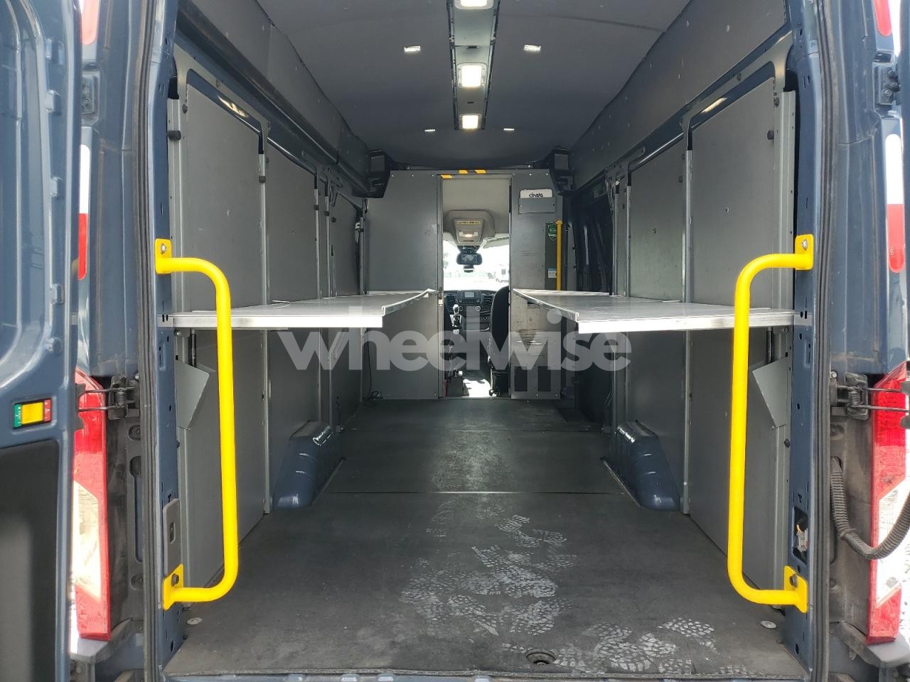 Photo 10 of 2020 FORD TRANSIT T-250 (VIN 1FTBR3X84LKA47939)