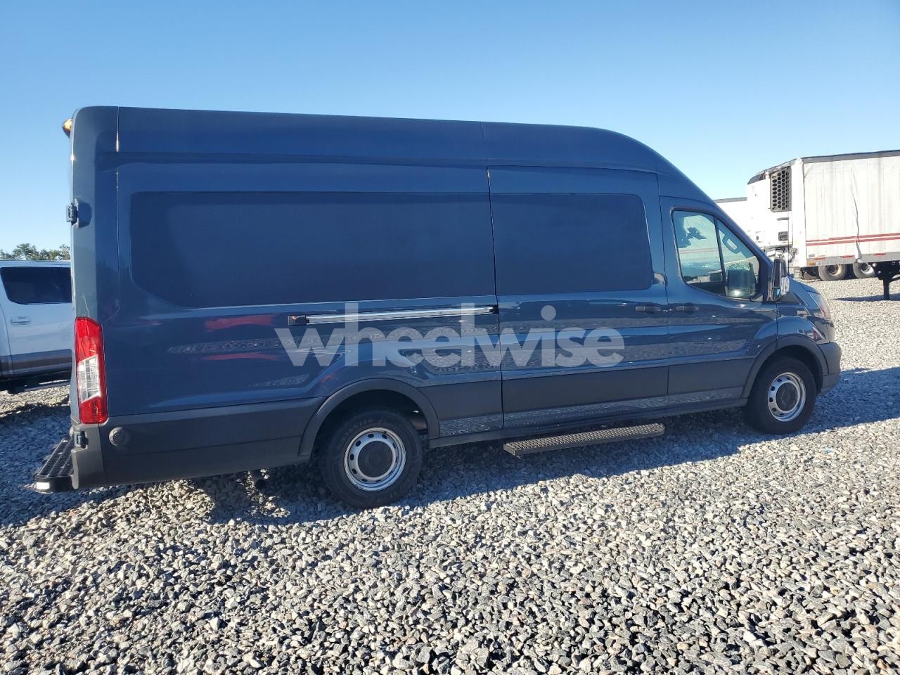 Photo 3 of 2020 FORD TRANSIT T-250 (VIN 1FTBR3X84LKB04303)