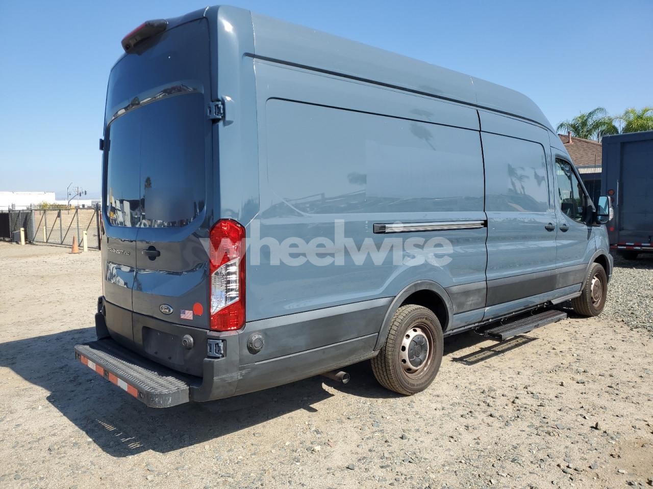 Photo 3 of 2020 FORD TRANSIT T-250 (VIN 1FTBR3X84LKB27788)