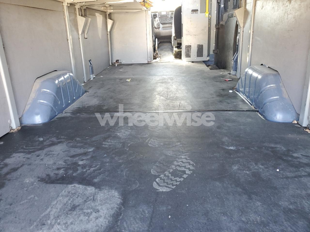 Photo 10 of 2020 FORD TRANSIT T-250 (VIN 1FTBR3X85LKB04326)