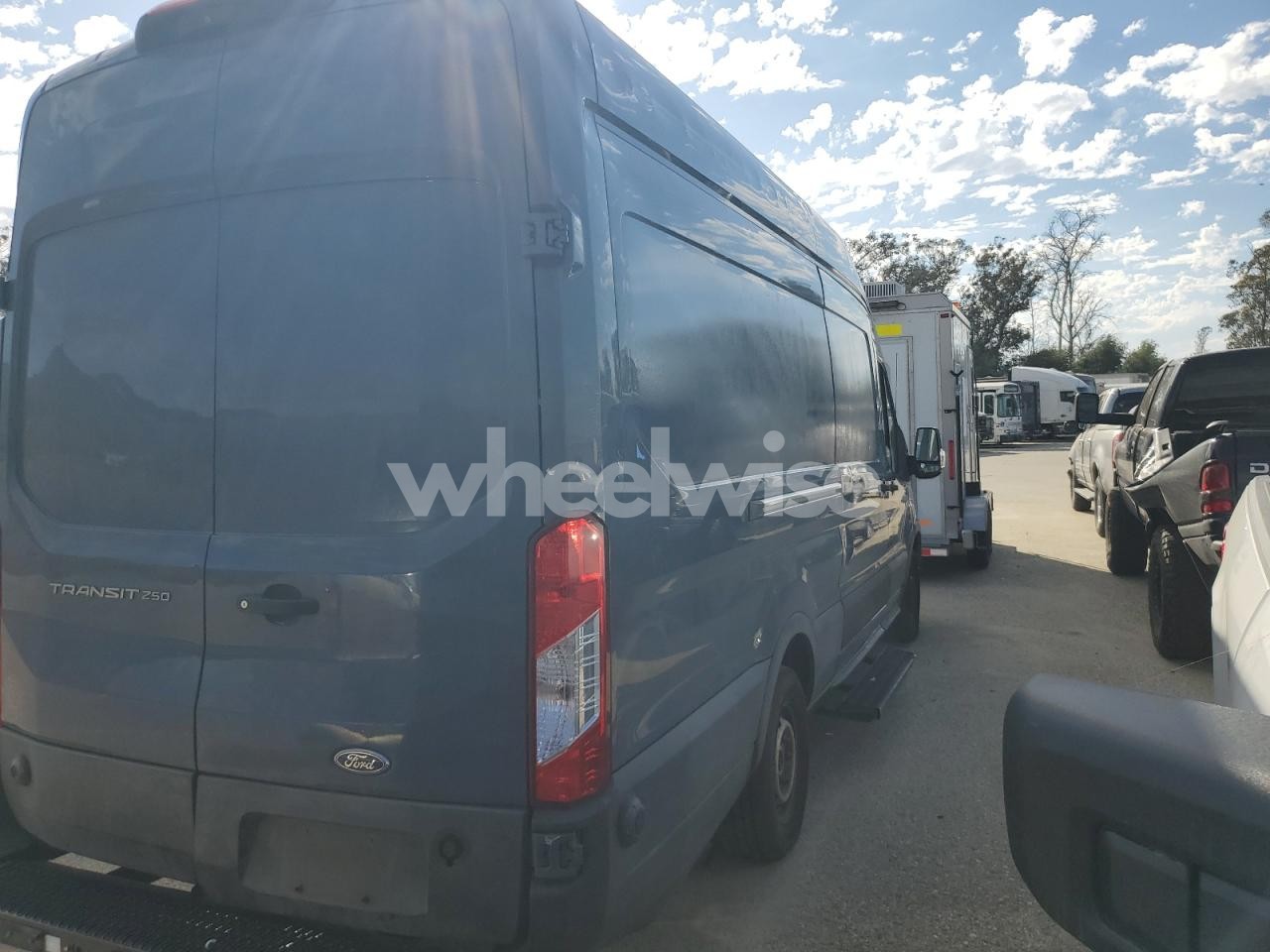 Photo 3 of 2020 FORD TRANSIT T-250 (VIN 1FTBR3X85LKB04326)