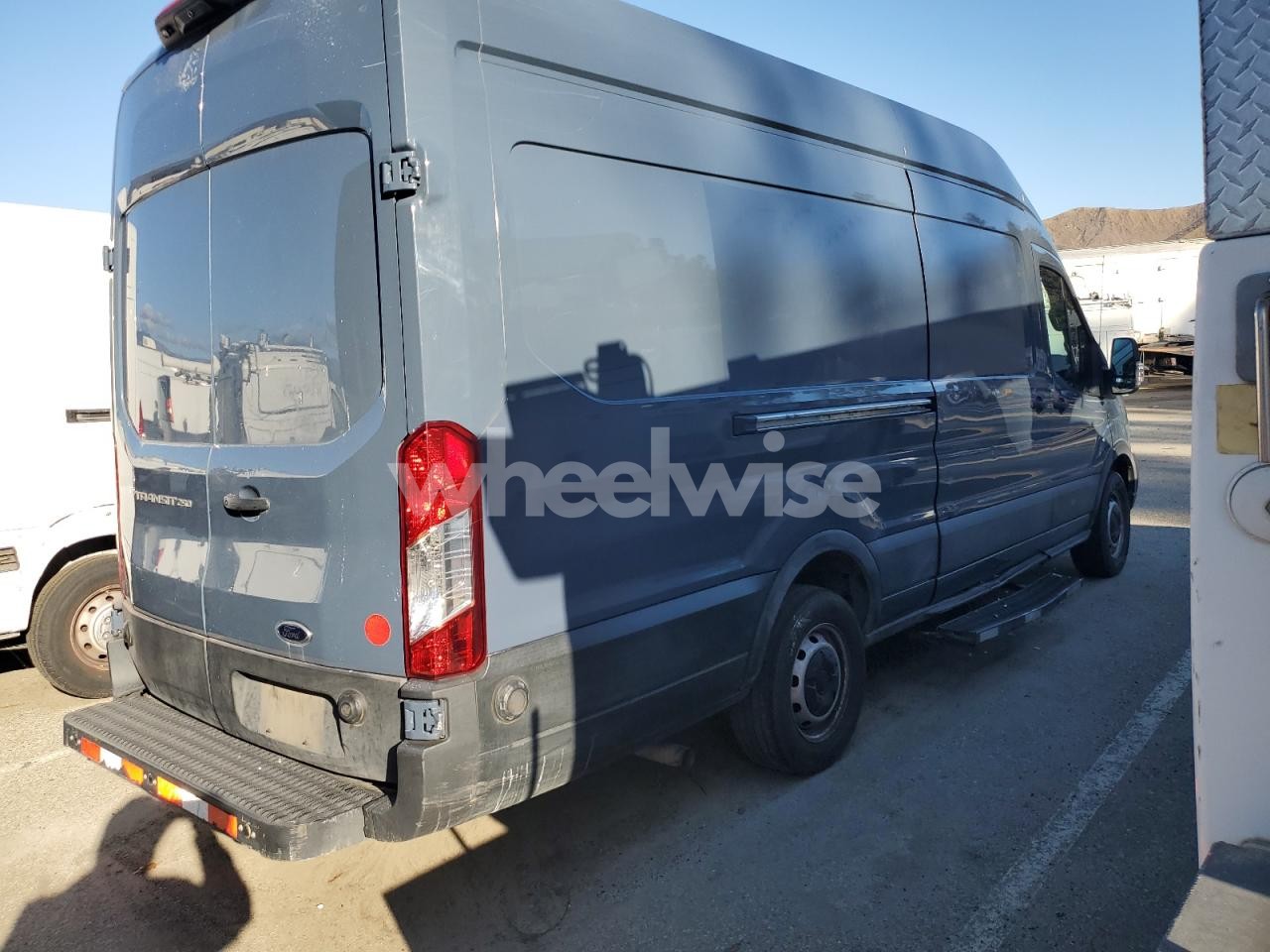 Photo 3 of 2020 FORD TRANSIT T-250 (VIN 1FTBR3X86LKB04528)