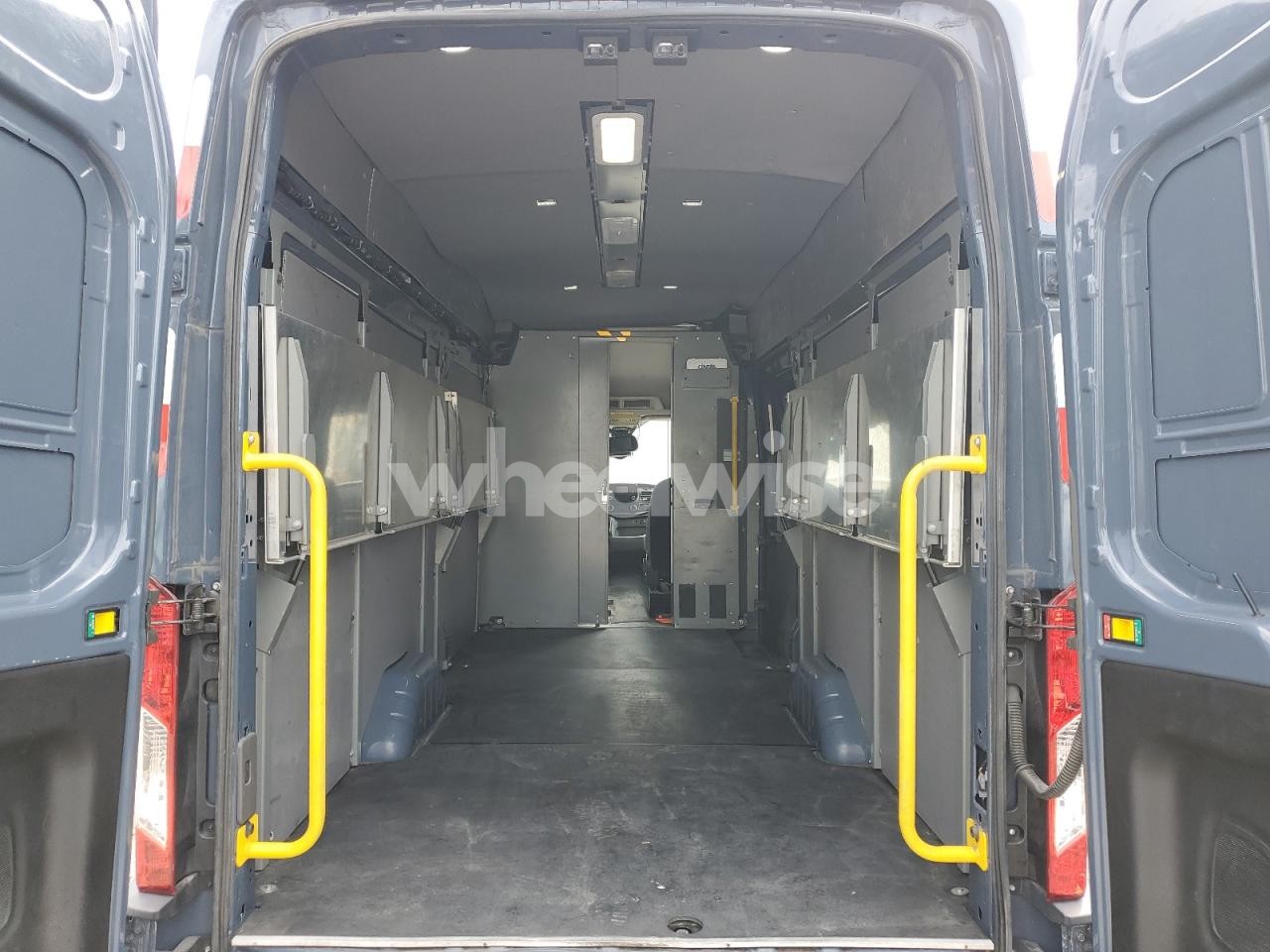 Photo 10 of 2020 FORD TRANSIT T-250 (VIN 1FTBR3X87LKA56103)