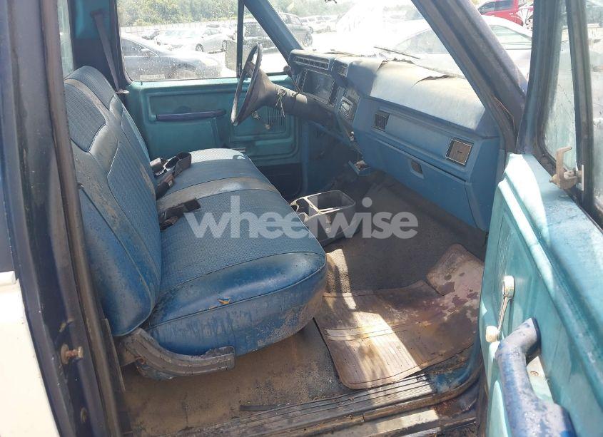 Photo 5 of 1983 Ford F100 (VIN 1FTCF10F8DNA60834)