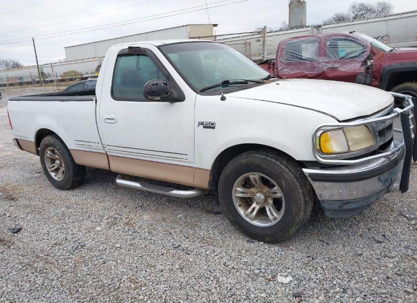 1997 Ford F-150 LARIAT/STANDARD/XL/XLT (VIN 1FTDF1761VNA87689) main photo