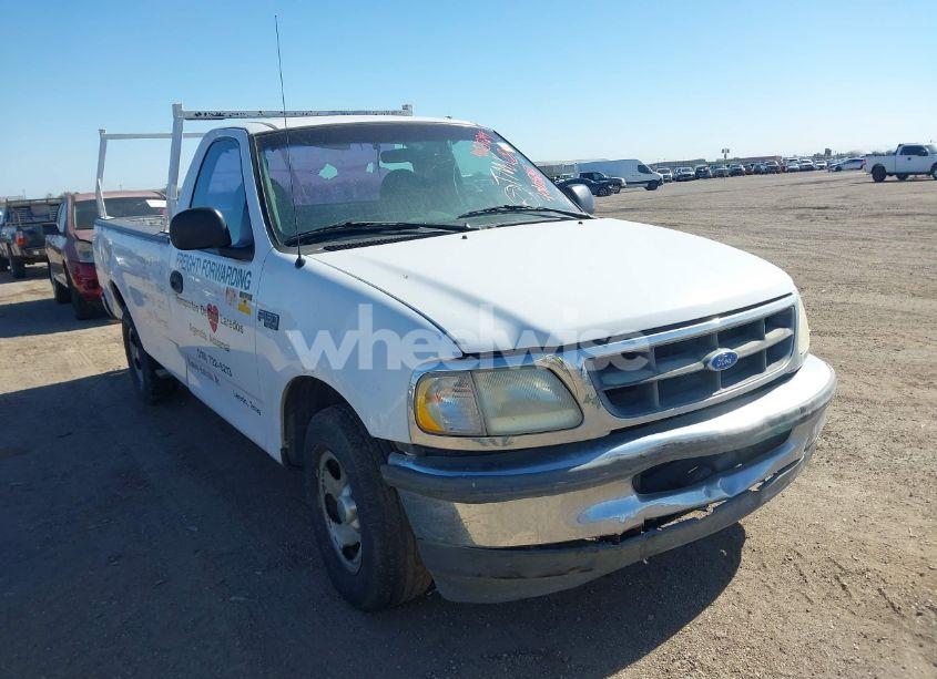 1997 Ford F-150 LARIAT/STANDARD/XL/XLT (VIN 1FTDF1768VKA24705) main photo