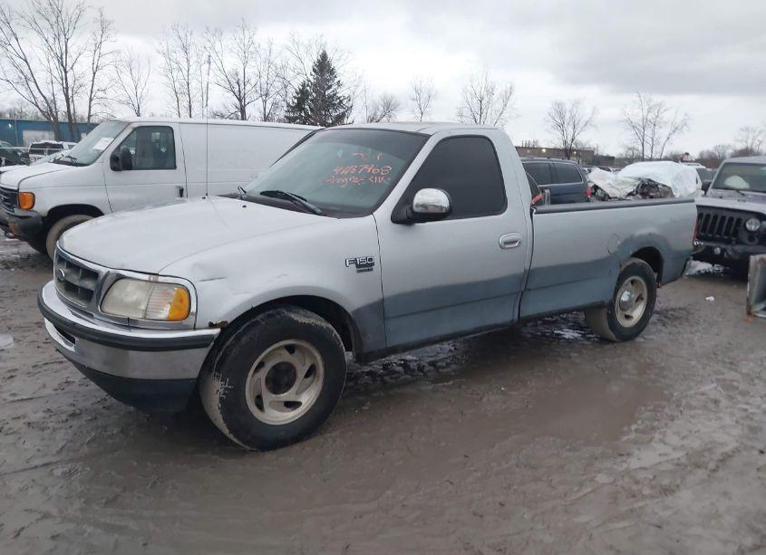 Photo 2 of 1998 Ford F-150 LARIAT/STANDARD/XL/XLT (VIN 1FTDF17W3WNA09626)