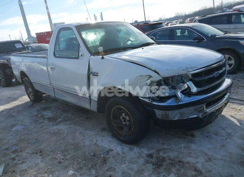 1997 Ford F-150 LARIAT/STANDARD/XL/XLT (VIN 1FTDF17W5VLA93748) main photo