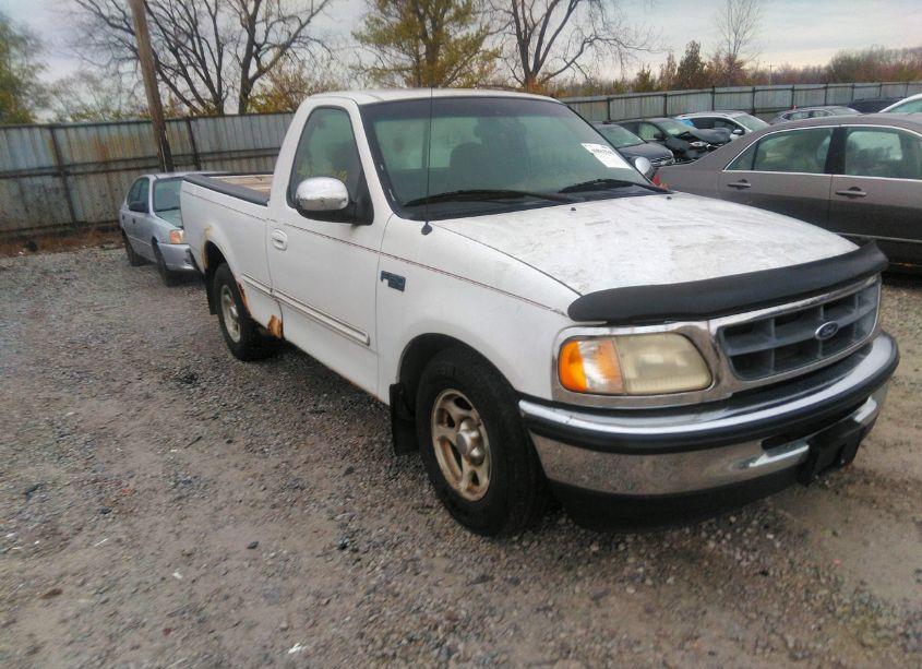 1997 Ford F-150 LARIAT/STANDARD/XL/XLT (VIN 1FTDF17W9VNB45242) main photo