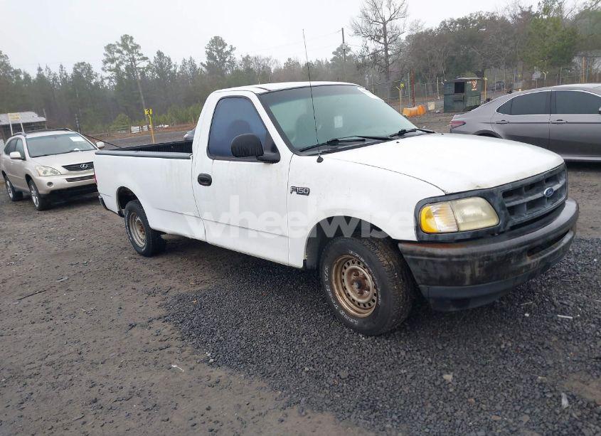 1997 Ford F-150 LARIAT/STANDARD/XL/XLT (VIN 1FTDF17WXVNC27450) main photo