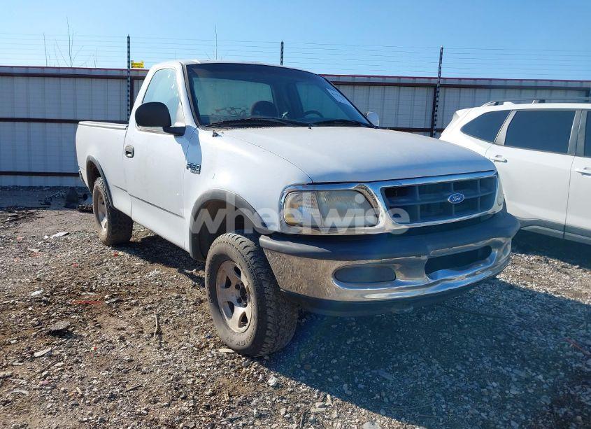 1997 Ford F-150 STANDARD/XL/XLT (VIN 1FTDF1825VNC38853) main photo