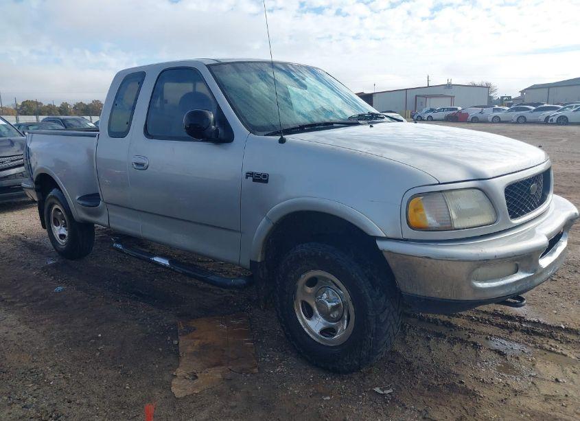 1997 Ford F-150 LARIAT/XL/XLT (VIN 1FTDX08W7VKC51390) main photo