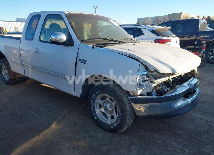 1997 Ford F-150 STANDARD/XL/XLT (VIN 1FTDX1720VNB41767) main photo