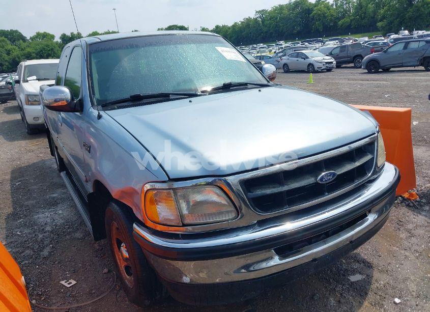 1998 Ford F-150 STANDARD/XL/XLT (VIN 1FTDX172XWNA03560) main photo