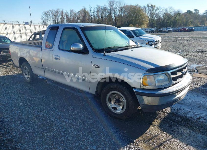 1997 Ford F-150 LARIAT/STANDARD/XL/XLT (VIN 1FTDX1762VNA40037) main photo
