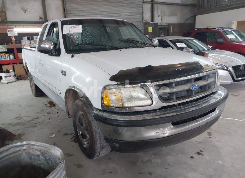 1997 Ford F-150 LARIAT/STANDARD/XL/XLT (VIN 1FTDX1763VKC71790) main photo