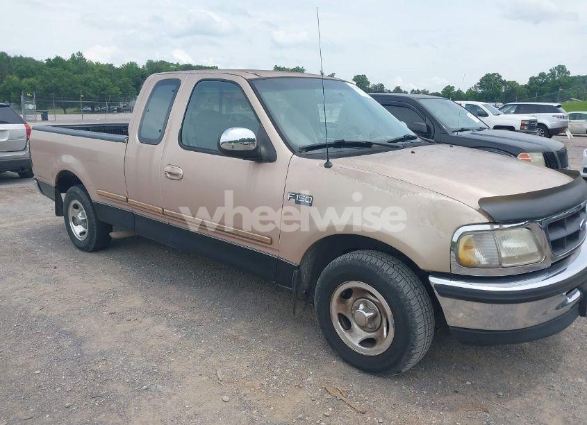 1997 Ford F-150 LARIAT/STANDARD/XL/XLT (VIN 1FTDX1764VNA48978) main photo