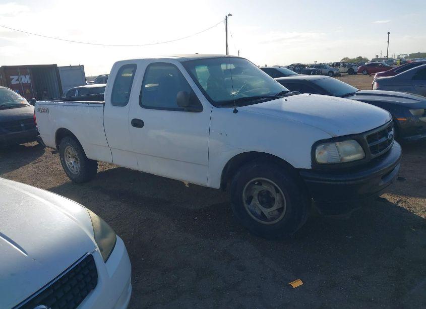 1997 Ford F-150 (VIN 1FTDX1765VKA76306) main photo