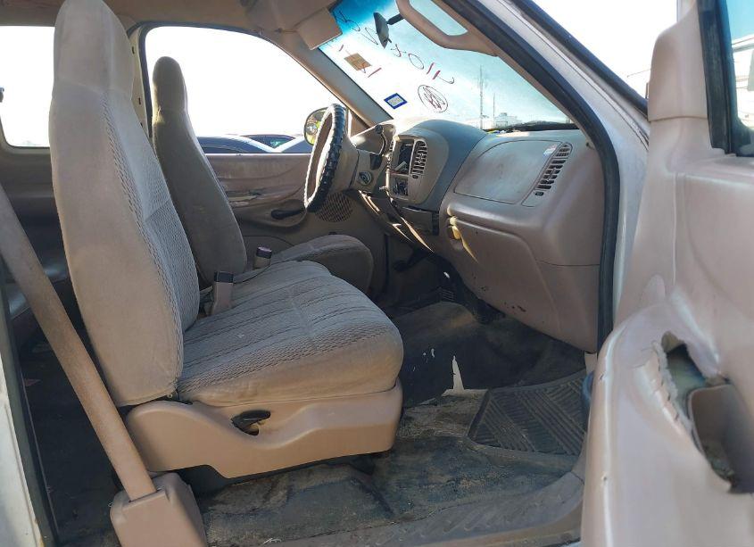 Photo 5 of 1997 Ford F-150 (VIN 1FTDX1765VKA76306)