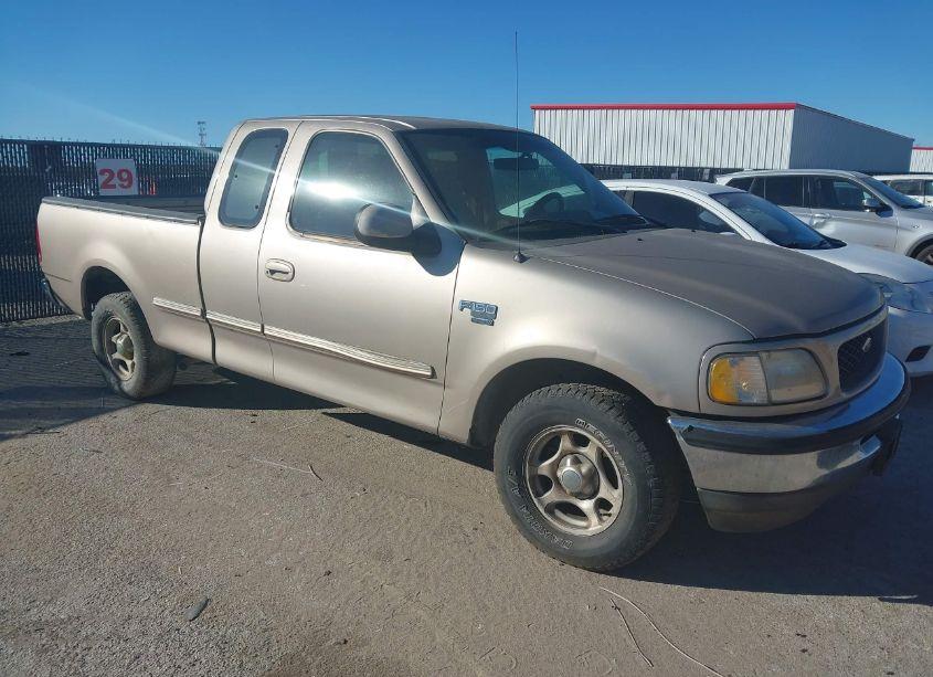 1997 Ford F-150 LARIAT/STANDARD/XL/XLT (VIN 1FTDX1767VKD58074) main photo