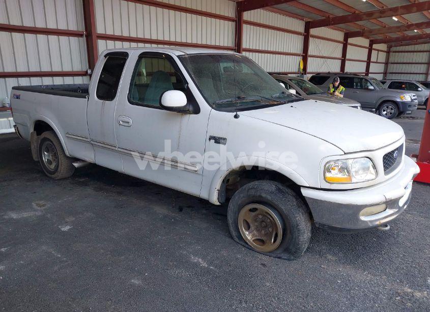 1997 Ford F-150 LARIAT/XL/XLT (VIN 1FTDX18W4VNB21720) main photo