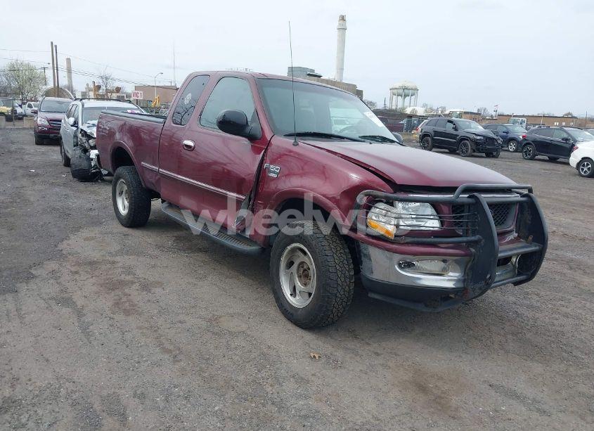 1998 Ford F-150 LARIAT/STANDARD/XL/XLT (VIN 1FTDX18W9WKA01690) main photo