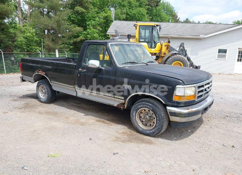1996 Ford F150 (VIN 1FTEF15N4TLC00784) main photo