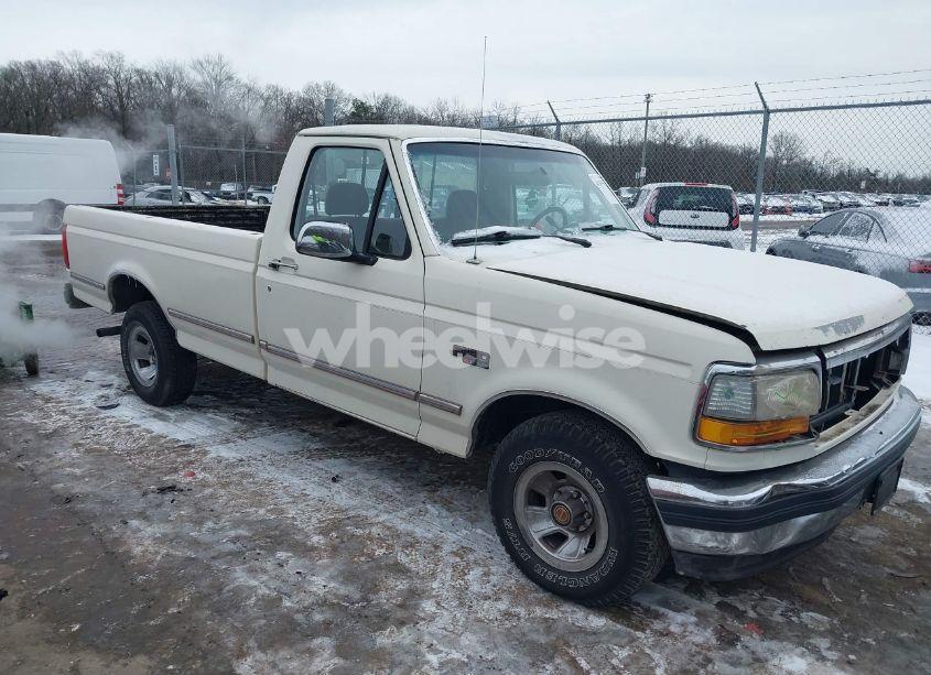 1992 Ford F150 (VIN 1FTEF15N7NNA92717) main photo