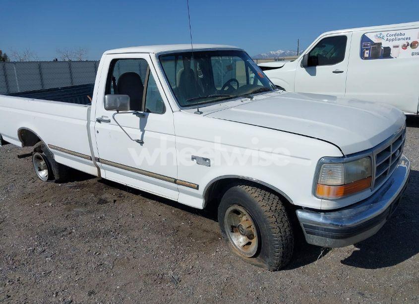 1996 Ford F150 (VIN 1FTEF15NXTLB46794) main photo